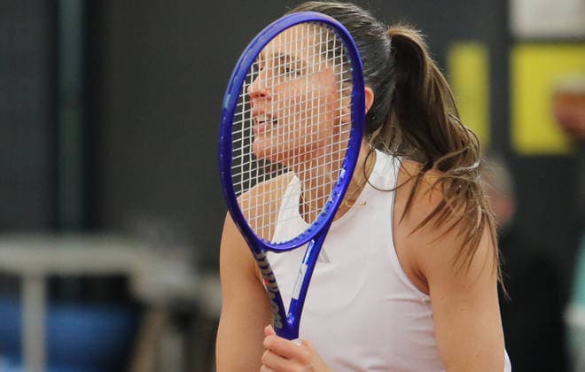 MSC Hamburg Ladies Open: Showmatch zwischen Andrea Petkovic (Deutschland) und Martina Hingis (Schweiz) im Tennisstadion am Rothenbaum. *** MSC Hamburg Ladies Open Exhibition Match between Andrea Petkovic of Germany and Martina Hingis of Switzerland at the Rothenbaum Tennis Stadium