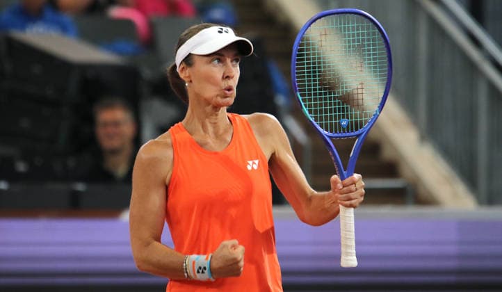 MSC Hamburg Ladies Open: Showmatch zwischen Martina Hingis (Schweiz) und Andrea Petkovic (Deutschland) im Tennisstadion am Rothenbaum. *** MSC Hamburg Ladies Open Exhibition Match between Martina Hingis of Switzerland and Andrea Petkovic of Germany at the Rothenbaum Tennis Stadium