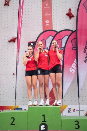 26.07.2026: Klettern - Speedklettern: Die Finals 2026 - Deutsche Meisterschaft Speed - Damen Links Nele Thomas (Rheinland-Köln), Mitte Mina Josephine Schultz (Düsseldorf), Rechts Emilia Briel (Wuppertal) Hannover Opernplatz Niedersachsen Deutschland *** July 26, 2026 Climbing Speed Climbing The 2026 Finals German Women s Speed Climbing Championship Left: Nele Thomas, Rhineland, Cologne; Center: Mina Josephine Schultz, Düsseldorf; Right: Emilia Briel, Wuppertal, Hanover, Opernplatz, Lower Saxony, Germany