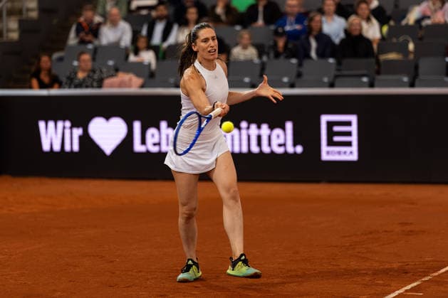 Andrea Petkovic (GER) im Bild am Ball, Aktion, GER, Martina Hingis vs Andrea Petkovic, Tennis, MSC Hamburg Ladies Open WTA, Tennis Damen 250, Showmatch, 26.07.2026 GER, Martina Hingis vs Andrea Petkovic, Tennis, MSC Hamburg Ladies Open WTA 250, Showmatch, 26.07.2026 Hamburg *** Andrea Petkovic (GER) pictured at the net, in action, GER, Martina Hingis vs. Andrea Petkovic, Tennis, MSC Hamburg Ladies Open WTA 250, Exhibition Match, July 26, 2026, GER, Martina Hingis vs. Andrea Petkovic, Tennis, MSC Hamburg Ladies Open WTA 250, Exhibition Match, July 26, 2026, Hamburg Copyright: xEibner-Pressefoto MaxxVincenx EP_MVN