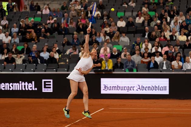 Andrea Petkovic (GER) Aufschlag, Angabe, Service, GER, Martina Hingis vs Andrea Petkovic, Tennis, MSC Hamburg Ladies Open WTA, Tennis Damen 250, Showmatch, 26.07.2026 GER, Martina Hingis vs Andrea Petkovic, Tennis, MSC Hamburg Ladies Open WTA 250, Showmatch, 26.07.2026 Hamburg *** Andrea Petkovic GER Serve, Serve, GER, Martina Hingis vs. Andrea Petkovic, Tennis, MSC Hamburg Ladies Open WTA 250, Exhibition Match, July 26, 2026 GER, Martina Hingis vs. Andrea Petkovic, Tennis, MSC Hamburg Ladies Open WTA 250, Exhibition Match, July 26, 2026, Hamburg Copyright: xEibner-Pressefoto MaxxVincenx EP_MVN