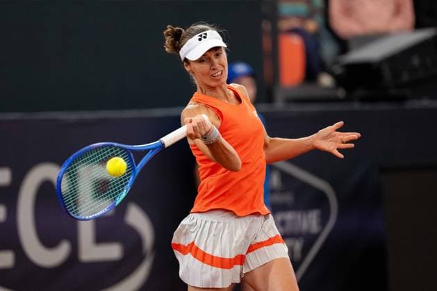 Martina Hingis (SWZ) im Bild am Ball, Aktion, GER, Martina Hingis vs Andrea Petkovic, Tennis, MSC Hamburg Ladies Open WTA, Tennis Damen 250, Showmatch, 26.07.2026 GER, Martina Hingis vs Andrea Petkovic, Tennis, MSC Hamburg Ladies Open WTA 250, Showmatch, 26.07.2026 Hamburg *** Martina Hingis SWZ in action on the court, GER, Martina Hingis vs. Andrea Petkovic, Tennis, MSC Hamburg Ladies Open WTA 250, Exhibition Match, July 26, 2026, GER, Martina Hingis vs. Andrea Petkovic, Tennis, MSC Hamburg Ladies Open WTA 250, Exhibition Match, July 26, 2026, Hamburg Copyright: xEibner-Pressefoto MaxxVincenx EP_MVN