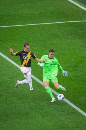 Friendly: Feyenoord Rotterdam v Rayo Vallecano Rotterdam - Feyenoord keeper Tjark Ernst during a friendly in preparation of the 2026 2027 season. The match is set between Feyenoord Rotterdam and Rayo Vallecano at De Kuip on 26 July 2026 in Rotterdam, The Netherlands. Copyright: xTomxBodex