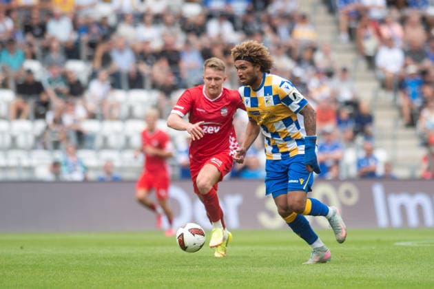 Regionalliga Nordost 2026 27, 1. Spieltag am 26.07.2026 FC Carl Zeiss Jena vs FSV Zwickau Kevin Lankford (Jena) am Ball ad hoc Arena im Ernst-Abbe *** Regionalliga Northeast 2026-27, Matchday 1 on July 26, 2026: FC Carl Zeiss Jena vs. FSV Zwickau. Kevin Lankford. Jena am Ball. Ad Hoc Arena at Ernst Abbe Sport