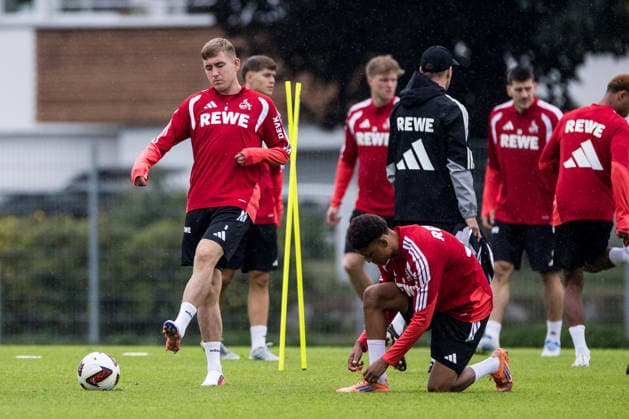 ST. JOHANN IN TIROL, AUSTRIA - JULY 26: Isak Johannesson (1. FC Koeln, 8) controls the ball during a training session at trainings camp in Kitzbuehel of season 2026 27 at Koasastadion on July 26, 2026 in St. Johann in Tirol, Austria. Austria Copyright: xSteffiexWunderlx