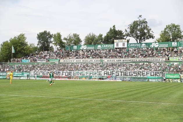 26.07.2026, xtgx, Fussball Regionalliga Nordost, BSG Chemie Leipzig - SV Babelsberg 03 emspor, v.l. Spruchband Banner Gemeinsam für eine faire Aufstiegsreform (DFL DFB REGULATIONS PROHIBIT ANY USE OF PHOTOGRAPHS as IMAGE SEQUENCES and or QUASI-VIDEO) Leipzig *** July 26, 2026, xtgx, Soccer Northeast Regional League, BSG Chemie Leipzig vs. SV Babelsberg 03 emspor, from left: Banner reading Together for a Fair Promotion Reform DFL DFB REGULATIONS PROHIBIT ANY USE OF PHOTOGRAPHS as IMAGE SEQUENCES and or QUASI-VIDEO Leipzig