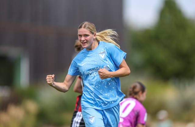 GER, Frankfurt, Eintracht Frankfurt II vs Viktoria Berlin, Vorbereitung, Fussball, DFB, Spielzeit 2026 2027, Sportpark Preungesheim, Testspiel im Bild: Melina Reuter (Viktoria Berlin 7) erzielt das Tor zum 1:0, Jubel, Freude, Emotionen DFB DFL REGULATIONS PROHIBIT ANY USE OF PHOTOGRAPHS AS IMAGE SEQUENCES AND OR QUASI-VIDEO, 26.07.2026 *** GER, Frankfurt, Eintracht Frankfurt II vs. Viktoria Berlin, Preseason, Soccer, DFB, 2026–2027 Season, Sportpark Preungesheim, Photo from the Friendly Match: Melina Reuter of Viktoria Berlin scores the 1–0 goal, Celebration, joy, emotions. DFB and DFL regulations prohibit any use of photographs as image sequences and or quasi-video. July 26, 2026 Copyright: HMBxMedia HendrikxHamelau