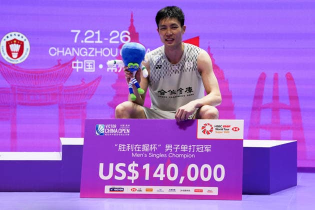 (260726) -- CHANGZHOU, July 26, 2026 -- Gold medalist Chou Tien Chen poses on the podium during the awarding ceremony after the men s singles final match between Chou Tien Chen of Chinese Taipei and Toma Junior Popov of France at the China Open 2026 badminton tournament in Changzhou, east China s Jiangsu Province, July 26, 2026. ) (SP)CHINA-CHANGZHOU-BADMINTON-CHINA OPEN-MEN S SINGLES-FINAL(CN) LixBo 