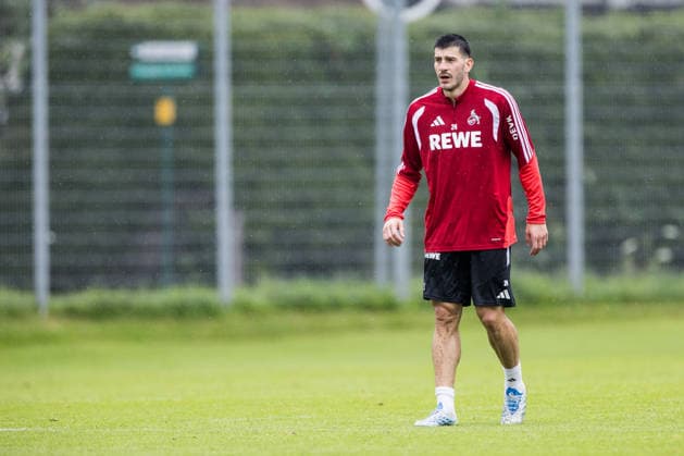 ST. JOHANN IN TIROL, AUSTRIA - JULY 26: Luka Lochoshvili (1. FC Koeln, 24) during a training session at trainings camp in Kitzbuehel of season 2026 27 at Koasastadion on July 26, 2026 in St. Johann in Tirol, Austria. Austria Copyright: xSteffiexWunderlx
