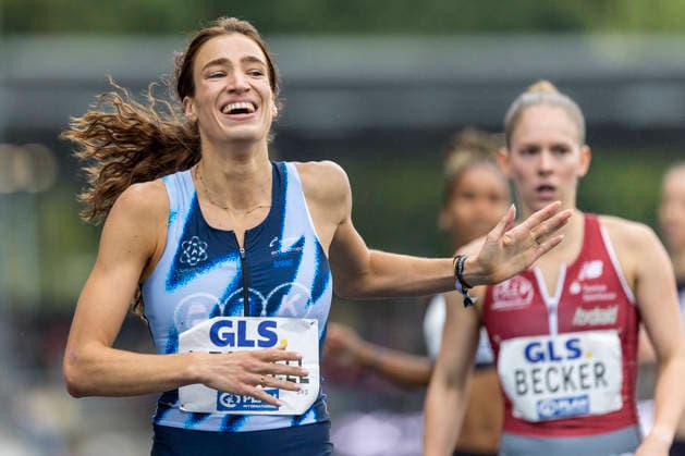 Deutsche Leichtathletik-Meisterschaften; Bochum-Wattenscheid, 26.07.2026 Lara Tortell (Athletics Team Karben) freut sich über Platz 3, 800m; Deutsche Leichtathletik-Meisterschaften am 26.07.2026 im Lorheide-Stadion, Bochum-Wattenscheid (Nordrhein-Westfalen). *** German Track and Field Championships, Bochum Wattenscheid, July 26, 2026: Lara Tortell of the Karben Athletics Team is delighted with her 3rd-place finish in the 800m at the German Track and Field Championships on July 26, 2026, at Lorheide Stadium, Bochum-Wattenscheid, North Rhine-Westphalia Copyright: xBEAUTIFULxSPORTS AxelxKohringx