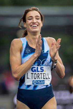 Deutsche Leichtathletik-Meisterschaften; Bochum-Wattenscheid, 26.07.2026 Lara Tortell (Athletics Team Karben) freut sich über Platz 3, 800m; Deutsche Leichtathletik-Meisterschaften am 26.07.2026 im Lorheide-Stadion, Bochum-Wattenscheid (Nordrhein-Westfalen). *** German Track and Field Championships, Bochum Wattenscheid, July 26, 2026: Lara Tortell of the Karben Athletics Team is delighted with her 3rd-place finish in the 800m at the German Track and Field Championships on July 26, 2026, at Lorheide Stadium, Bochum-Wattenscheid, North Rhine-Westphalia Copyright: xBEAUTIFULxSPORTS AxelxKohringx