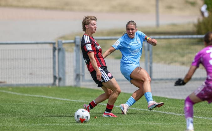 GER, Frankfurt, Eintracht Frankfurt II vs Viktoria Berlin, Vorbereitung, Fussball, DFB, Spielzeit 2026 2027, Sportpark Preungesheim, Testspiel im Bild v.l.: Katharina Rust (Eintracht Frankfurt), Nina Ehegötz (Viktoria Berlin 29) DFB DFL REGULATIONS PROHIBIT ANY USE OF PHOTOGRAPHS AS IMAGE SEQUENCES AND OR QUASI-VIDEO, 26.07.2026 *** GER, Frankfurt, Eintracht Frankfurt II vs. Viktoria Berlin, Preseason, Soccer, DFB, 2026–2027 Season, Sportpark Preungesheim, Friendly Match: Pictured from left, Katharina Rust (Eintracht Frankfurt), Nina Ehegötz, Viktoria Berlin. 29. DFB and DFL regulations prohibit any use of photographs as image sequences and or quasi-video. July 26, 2026 Copyright: HMBxMedia HendrikxHamelau