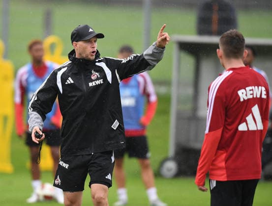 25.07.2026, xophax, Fussball 1.Bundesliga, 1.FC Koeln Trainingslager . Mannschaft in Kitzbühel .Training in Sankt Johann. Trainer Rene Wagner ( 1.FC Köln ) Kitzbühel *** July 25, 2026, xophax, Soccer, Bundesliga 1, 1. FC Köln Training Camp, Team in Kitzbühel, Training in Sankt Johann, Coach Rene Wagner, 1. FC Köln, Kitzbühel