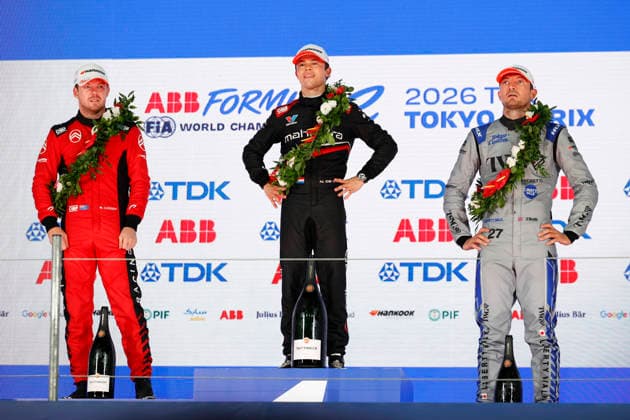 July 26, 2026, Tokyo, Japan: Nyck De Vries (C) driver of the Mahindra Racing team wins the race (round 15) of the Formula E Tokyo E-Prix of the 2025Ã¢â‚¬2026 ABB FIA Formula E World Championship, WM, Weltmeisterschaft at Tokyo Big Sight convention center in Tokyo. Driver Nick Cassidy of the Citroen Racing team finishes in second place, with Jake Dennis of the Andretti Formula E team taking third place. Formula E 2026: Tokyo E-Prix  - ZUMAm191 20260726_aap_m191_037 Copyright: xRodrigoxReyesxMarinx