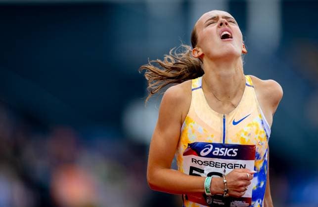 HENGELO - Femke Rosbergen in action in the 1500-meter final on the second and final day of the Dutch Indoor Athletics Championships at the Fanny Blankers-Koen Stadium. IRIS VAN DEN BROEK ANP xVIxANPxSportx xxANPxIVx 564336273 originalFilename: 564336273.jpg