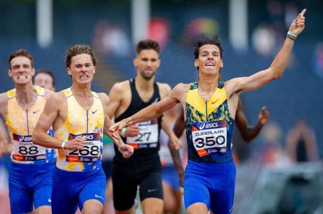 HENGELO - Juan Zijderlaan during the 1500-meter final, on the second and final day of the Dutch Indoor Athletics Championships at the Fanny Blankers-Koen Stadium. IRIS VAN DEN BROEK ANP xVIxANPxSportx xxANPxIVx 564337028 originalFilename: 564337028.jpg