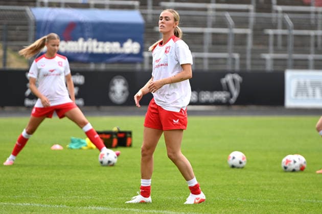 Jill Roord Freundschaftsspiel SGS Essen FC Twente 26.07.2026 Jill Roord (FC Twente), Freundschaftsspiel, SGS Essen gegen FC Twente am 26. Juli 2026 im Stadion am Uhlenkrug, Essen. Endstand 1:2 *** Jill Roord Friendly Match: SGS Essen vs. FC Twente, July 26, 2026 Jill Roord FC Twente, Friendly Match, SGS Essen vs. FC Twente on July 26, 2026, at Stadion am Uhlenkrug, Essen. Final score: 1–2