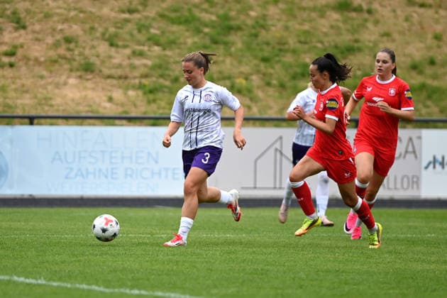 JoÃ«lle Steiner Freundschaftsspiel SGS Essen FC Twente 26.07.2026 JoÃ«lle Steiner (SGS Essen), Freundschaftsspiel, SGS Essen gegen FC Twente am 26. Juli 2026 im Stadion am Uhlenkrug, Essen. Endstand 1:2 *** Joëlle Steiner Friendly Match: SGS Essen vs. FC Twente, July 26, 2026 Joëlle Steiner SGS Essen, Friendly Match, SGS Essen vs. FC Twente on July 26, 2026, at Stadion am Uhlenkrug, Essen. Final score: 1–2