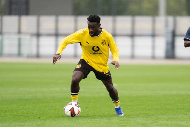 26.07.2026, GER Deutschland, Fussball, Saison 2026 2027, Testspiel zwischen Borussia Dortmund U23 vs Jong FC Utrecht Joseph Boyamba (BV Borussia Dortmund U23, 10) Einzelaktion; Ganzkörper Ganzkoerper ; Ball am Fuss; Dortmund BVB-Trainingsgelände Hohenbuschei Nordrhein Westfalen Deutschland *** July 26, 2026, GER Germany, Soccer, 2026–2027 season, Friendly match between Borussia Dortmund U23 and Jong FC Utrecht Joseph Boyamba BV Borussia Dortmund U23, 10 individual moves, full body, ball at his feet, Dortmund BVB training facility, Hohenbuschei, North Rhine-Westphalia, Germany Copyright: xnordphotoxGmbHx xSchulzex