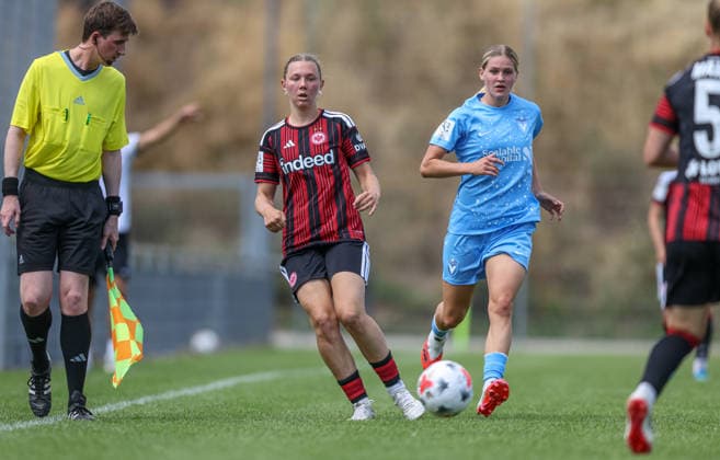 GER, Frankfurt, Eintracht Frankfurt II vs Viktoria Berlin, Vorbereitung, Fussball, DFB, Spielzeit 2026 2027, Sportpark Preungesheim, Testspiel im Bild v.l.: Eva Hell (Eintracht Frankfurt), Melina Reuter (Viktoria Berlin 7) DFB DFL REGULATIONS PROHIBIT ANY USE OF PHOTOGRAPHS AS IMAGE SEQUENCES AND OR QUASI-VIDEO, 26.07.2026 *** GER, Frankfurt, Eintracht Frankfurt II vs. Viktoria Berlin, Preseason, Soccer, DFB, 2026–2027 Season, Sportpark Preungesheim, Photo from the friendly match (from left): Eva Hell (Eintracht Frankfurt), Melina Reuter (Viktoria Berlin). 7 DFB DFL REGULATIONS PROHIBIT ANY USE OF PHOTOGRAPHS AS IMAGE SEQUENCES AND OR QUASI-VIDEO, July 26, 2026 Copyright: HMBxMedia HendrikxHamelau