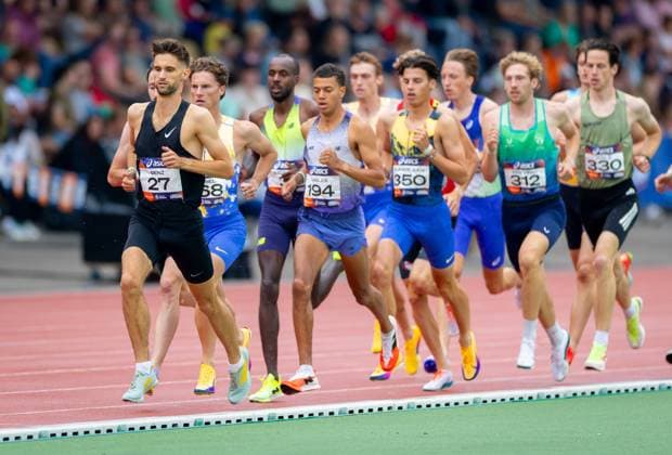 HENGELO - Runners during the 1500-meter final, on the second and final day of the Dutch Indoor Athletics Championships at the Fanny Blankers-Koen Stadium. IRIS VAN DEN BROEK ANP xVIxANPxSportx xxANPxIVx 564337272 originalFilename: 564337272.jpg