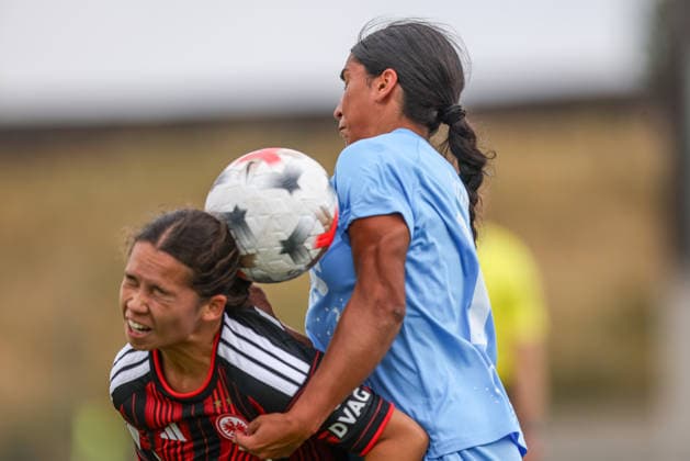 GER, Frankfurt, Eintracht Frankfurt II vs Viktoria Berlin, Vorbereitung, Fussball, DFB, Spielzeit 2026 2027, Sportpark Preungesheim, Testspiel im Bild v.l.: Helena Muntu (Eintracht Frankfurt), Maya Ruby Hahn (Viktoria Berlin) DFB DFL REGULATIONS PROHIBIT ANY USE OF PHOTOGRAPHS AS IMAGE SEQUENCES AND OR QUASI-VIDEO, 26.07.2026 *** GER, Frankfurt, Eintracht Frankfurt II vs. Viktoria Berlin, Preseason, Soccer, DFB, 2026–2027 Season, Sportpark Preungesheim, Photo from the friendly match (from left): Helena Muntu (Eintracht Frankfurt), Maya Ruby Hahn (Viktoria Berlin). DFB and DFL regulations prohibit any use of photographs as image sequences and or quasi-video. July 26, 2026 Copyright: HMBxMedia HendrikxHamelau