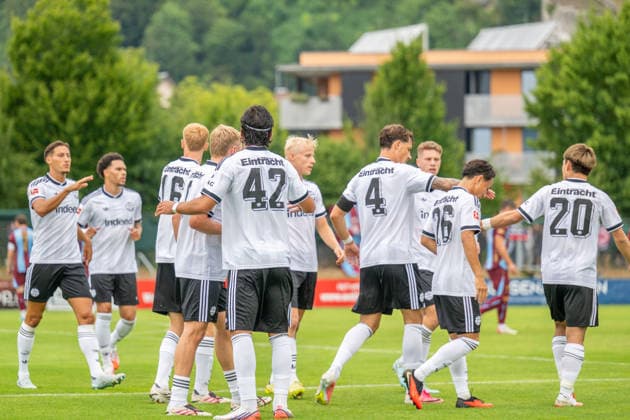 SOCCER - Frankfurt vs Trabzonspor, test match SALZBURG,AUSTRIA,26.JUL.26 - SOCCER - 1. DFL, 1. Deutsche Bundesliga, Sueper Lig, Eintracht Frankfurt vs Trabzonspor Kuluebue, test match. Image shows the rejoicing of team Eintracht Frankfurt (Frankfurt).  GEPAxpictures xWolfgangxKofler