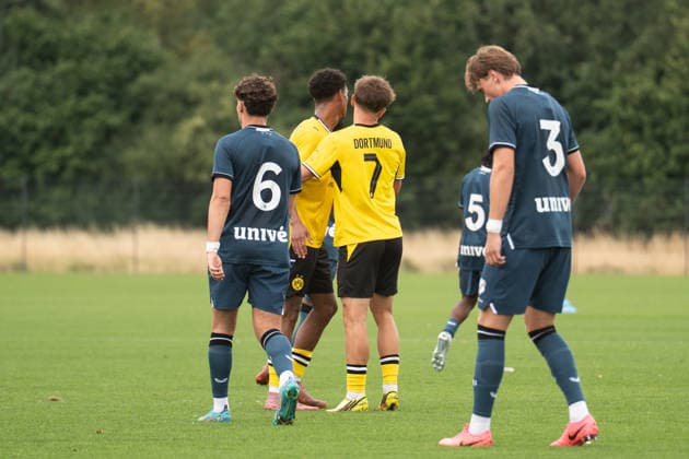 26.07.2026, GER Deutschland, Fussball, Saison 2026 2027, Testspiel zwischen Borussia Dortmund U23 vs Jong FC Utrecht Torjubel Jubel ueber das Tor zum 1:0 durch Bennedikt Wüstenhagen Wuestenhagen (BV Borussia Dortmund U23, 9) Tim Degener(BV Borussia Dortmund U23, 7) Dortmund BVB-Trainingsgelände Hohenbuschei Nordrhein Westfalen Deutschland *** July 26, 2026, GER Germany, Soccer, 2026–2027 Season, Friendly match between Borussia Dortmund U23 and Jong FC Utrecht; goal celebration after Bennedikt Wüstenhagen scores the 1–0 goal; BV Borussia Dortmund U23, 9 Tim Degener, BV Borussia Dortmund U23, 7 Dortmund BVB Training Facility Hohenbuschei, North Rhine-Westphalia, Germany Copyright: xnordphotoxGmbHx xSchulzex
