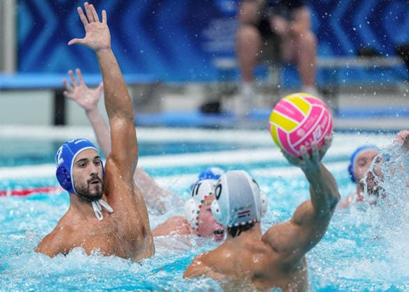 July 26, 2026, Sydney, Nsw, Australia: NIKOLAOS GARDIKAS of Greece defends during the Men s gold medal match between Hungary and Greece at the 2026 World Aquatics Women s Water polo, Wasserball World Cup. Sydney Australia - ZUMAt173 20260726_zsp_t173_069 Copyright: xStephanexThomasx