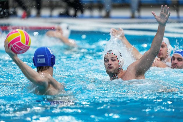 July 26, 2026, Sydney, Nsw, Australia: KRISZTIAN MANHERCZ of Hungary defends during the Men s gold medal match between Hungary and Greece at the 2026 World Aquatics Women s Water polo, Wasserball World Cup. Sydney Australia - ZUMAt173 20260726_zsp_t173_071 Copyright: xStephanexThomasx