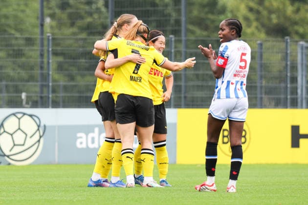 26.07.2026, xgrfx, Fussball Testspiel Frauen , Borussia Dortmund - SC Heerenveen v.l. Tor, Annika Enderle zum 1:0 (Borussia Dortmund) (DFL DFB REGULATIONS PROHIBIT ANY USE OF PHOTOGRAPHS as IMAGE SEQUENCES and or QUASI-VIDEO) Trainingsgelände Hohenbuschei *** July 26, 2026, xgrfx, Women s Soccer Friendly Match, Borussia Dortmund vs. SC Heerenveen (goal), Annika Enderle, 1–0 Borussia Dortmund. DFL and DFB regulations prohibit any use of photographs as image sequences and or quasi-video. Hohenbuschei Training Facility