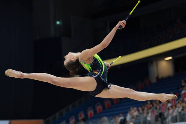 Deutsche Meisterschaften in der Rhythmische Sportgymnastik 2026, Gerätefinals Lada Pusch (TSV Schmiden) bei ihrer Übung mit den Keulen. Deutsche Meisterschaften in der Rhythmische Sportgymnastik, Gerätefinals, Einzel, am 26. Juli 2026 in der ZAG-Arena in Hannover., Hannover Niedersachsen Deutschland ZAG Arena *** 2026 German Rhythmic Gymnastics Championships, Apparatus Finals: Lada Pusch of TSV Schmiden performing her clubs routine at the German Rhythmic Gymnastics Championships, Apparatus Finals, Individual, on July 26, 2026, at the ZAG Arena in Hanover, Hanover, Lower Saxony, Germany, ZAG Arena