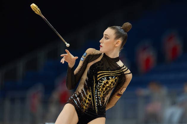 Deutsche Meisterschaften in der Rhythmische Sportgymnastik 2026, Gerätefinals Darja Varfolomeev (TSV Schmiden) bei ihrer Übung mit den Keulen. Deutsche Meisterschaften in der Rhythmische Sportgymnastik, Gerätefinals, Einzel, am 26. Juli 2026 in der ZAG-Arena in Hannover., Hannover Niedersachsen Deutschland ZAG Arena *** 2026 German Rhythmic Gymnastics Championships, Apparatus Finals: Darja Varfolomeev of TSV Schmiden performing her clubs routine at the German Rhythmic Gymnastics Championships, Apparatus Finals, Individual, on July 26, 2026, at the ZAG Arena in Hanover, Hanover, Lower Saxony, Germany; ZAG Arena