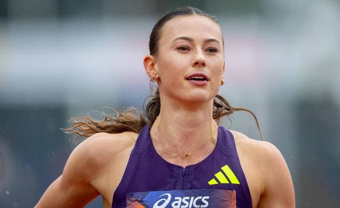 HENGELO - Nadine Visser in action in the 400m hurdles final, on the second and final day of the Dutch Indoor Athletics Championships at the Fanny Blankers-Koen Stadium. IRIS VAN DEN BROEK ANP xVIxANPxSportx xxANPxIVx 564341256 originalFilename: 564341256.jpg