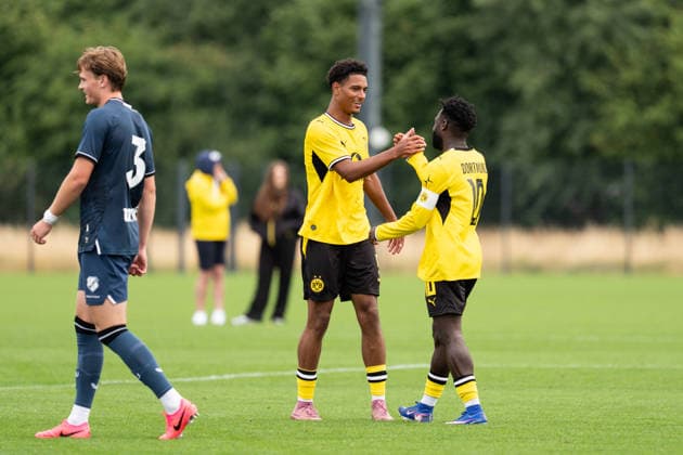 26.07.2026, GER Deutschland, Fussball, Saison 2026 2027, Testspiel zwischen Borussia Dortmund U23 vs Jong FC Utrecht Torjubel Jubel ueber das Tor zum 3:0 durch Bennedikt Wüstenhagen Wuestenhagen (BV Borussia Dortmund U23, 9) Joseph Boyamba (BV Borussia Dortmund U23, 10) Dortmund BVB-Trainingsgelände Hohenbuschei Nordrhein Westfalen Deutschland *** July 26, 2026, GER Germany, Soccer, 2026–2027 Season, Friendly match between Borussia Dortmund U23 and Jong FC Utrecht; goal celebration after Bennedikt Wüstenhagen (Wuestenhagen) scores the 3–0 goal for BV Borussia Dortmund U23, 9 Joseph Boyamba (BV Borussia Dortmund U23), 10 Dortmund BVB Training Facility Hohenbuschei, North Rhine-Westphalia, Germany Copyright: xnordphotoxGmbHx xSchulzex