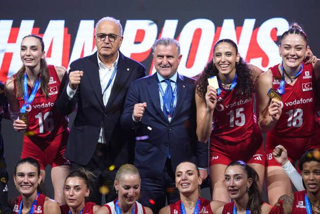 Turkiye win 2nd Women’s Nations League title with victory over Brazil MACAO, CHINA - JULY 26: Turkish Youth and Minister Osman Askin Bak (C) attends the ceremony after Turkiye winning the 2026 FIVB Volleyball Nations League (VNL) women s final match against Brazil at the East Asian Games Dome in Macao, China, on July 26, 2026. Turkiye’s national women’s volleyball team defeated Brazil 3-1 in the 2026 FIVB Volleyball Nations League final to win the tournament for the second time in their history. Dilara Irem Sancar Anadolu Macao China. Editorial use only. Please get in touch for any other usage.  Copyright: x2026xAnadoluxDilaraxIremxSancarx