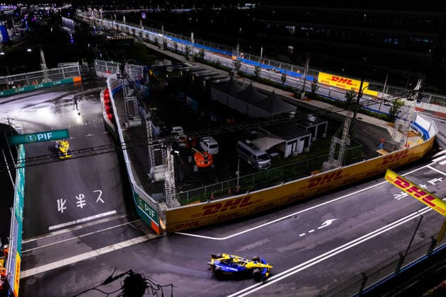 2026 FORMULA E TOKYO ePRIX 22 MALONEY Zane (bar), Lola Yamaha ABT Formula E Team, Lola T002, action during the Tokyo ePrix, 14th and 15th round of the 2025-26 ABB FIA Formula E World Championship, WM, Weltmeisterschaft on the Tokyo Street Circuit from July 24 to 26, 2026 in Tokyo, Japan - TokyoJapan  Copyright: xDamienxDoumerguex