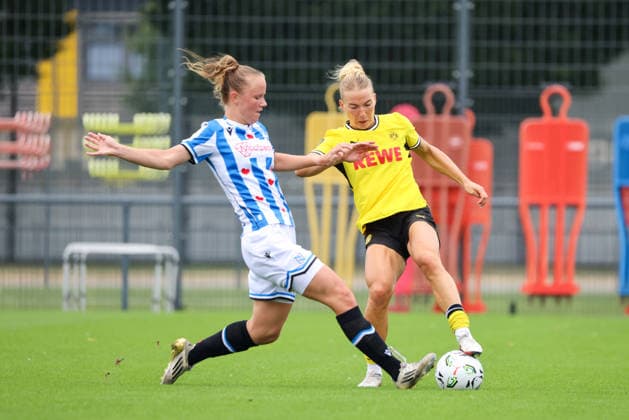 Dortmund, Deutschland: 26.07.2026 - Testspiel - BVB Frauen vs. SC Heerenveen Frauen Im Bild: v.li. die Zweite Ann-Sophie Vogel (BVB) *** Dortmund, Germany, July 26, 2026: Friendly match between BVB Women and SC Heerenveen Women. Pictured, from left: Second from left, Ann Sophie Vogel of BVB Copyright: HMBxMedia MadeleinexFantini
