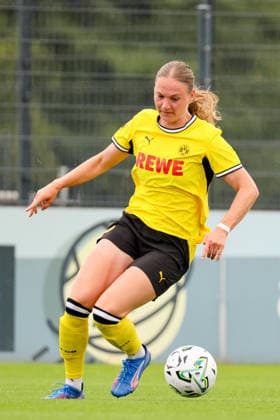 Dortmund, Deutschland: 26.07.2026 - Testspiel - BVB Frauen vs. SC Heerenveen Frauen Im Bild: Annika Enderle (BVB) *** Dortmund, Germany, July 26, 2026: Friendly match between BVB Women and SC Heerenveen Women. Pictured: Annika Enderle, BVB Copyright: HMBxMedia MadeleinexFantini