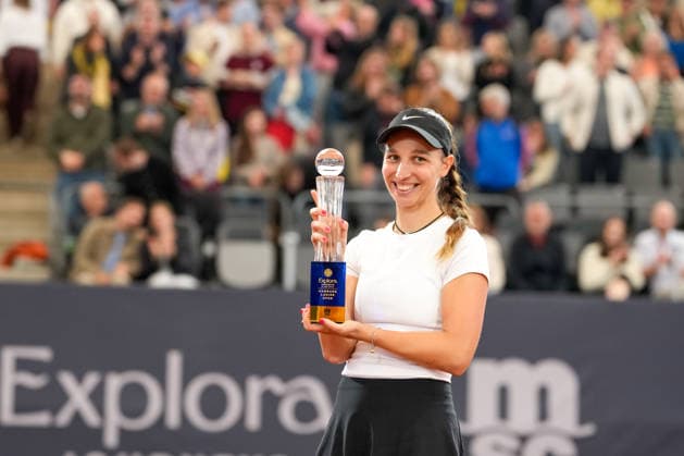 MSC Hamburg Ladies Open - Day 7 Fifth seed Tamara Korpatsch of Germany poses with the winners trophy during the presentation ceremony at the conclusion of the 2026 MSC Hamburg Ladies Open Women s tennis tournament at Am Rothenbaum in Hamburg, Germany. Hamburg Hamburg Germany  Copyright: xOwenxHammondx originalFilename:hammond-2026msch260726_npynZ.jpg