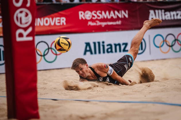 Beachvolleyball Männer Allianz German Beach Club Finals Die Finals 2026 Hannover Finale Eintracht Spontent (Düsseldorf) vs. Hauptstadt Beacher (Berlin) 26.07.2026 Luis Kubo springt zum Ball Hannover Opernplatz Niedersachsen Deutschland *** Men s Beach Volleyball Allianz German Beach Club Finals The 2026 Finals in Hanover: Eintracht Spontent Düsseldorf vs. Hauptstadt Beacher Berlin, July 26, 2026. Luis Kubo jumps for the ball at Opernplatz in Hanover, Lower Saxony, Germany
