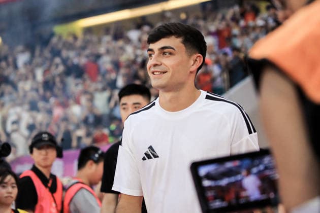 Football: Pedri attends the final of the National Youth Campus Football High School League in Suzhou