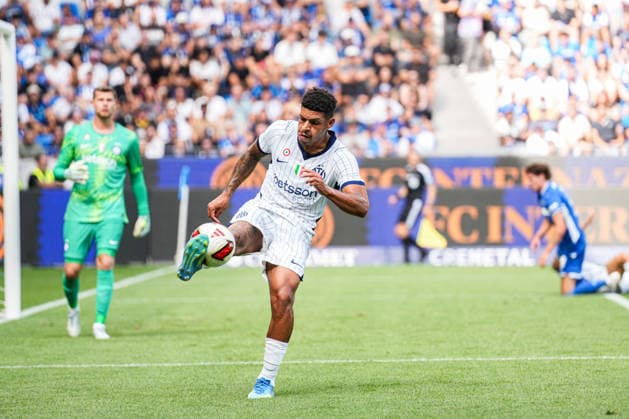 Freundschaftsspiel: Karlsruher SC vs FC Internazionale Milano, 26.07.2026 Luis Henrique (FC Internaziolane Milano, 11) mit einem Befreiungsschlag Freundschaftsspiel: Karlsruher SC vs FC Internazionale Milano, BBBank Wildpark Karlsruhe, 26.07.2026 DFB DFL REGULATIONS PROHIBIT ANY USE OF PHOTOGRAPHS AS IMAGE SEQUENCES AND OR QUASI-VIDEO. *** Friendly Match: Karlsruher SC vs. FC Internazionale Milano, July 26, 2026; Luis Henrique, FC Internazionale Milano, No. 11, with a decisive shot; Friendly Match: Karlsruher SC vs. FC Internazionale Milano, BBBank Wildpark Karlsruhe, July 26, 2026 DFB and DFL regulations prohibit any use of photographs as image sequences and or quasi-video Copyright: xBEAUTIFULxSPORTS Boscox