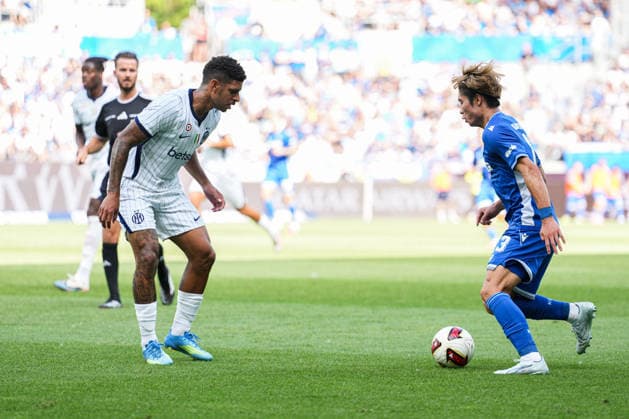 Freundschaftsspiel: Karlsruher SC vs FC Internazionale Milano, 26.07.2026 Zweikampf zwischen Luis Henrique (FC Internaziolane Milano, 11) und Shio Fukuda (Karlsruher SC, 13) Freundschaftsspiel: Karlsruher SC vs FC Internazionale Milano, BBBank Wildpark Karlsruhe, 26.07.2026 DFB DFL REGULATIONS PROHIBIT ANY USE OF PHOTOGRAPHS AS IMAGE SEQUENCES AND OR QUASI-VIDEO. *** Friendly Match: Karlsruher SC vs. FC Internazionale Milano, July 26, 2026. A tackle between Luis Henrique (FC Internazionale Milano, No. 11) and Shio Fukuda (Karlsruher SC, No. 13). Friendly Match: Karlsruher SC vs. FC Internazionale Milano, BBBank Wildpark Karlsruhe, July 26, 2026 DFB and DFL regulations prohibit any use of photographs as image sequences and or quasi-video Copyright: xBEAUTIFULxSPORTS Boscox