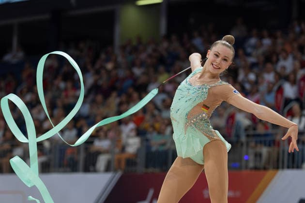 Deutsche Meisterschaften in der Rhythmischen Sportgymnastik 2026, Gerätefinals Viktoria Steinfeld (TSV Schmiden) mit dem Band. Deutsche Meisterschaften in der Rhythmischen Sportgymnastik, Gerätefinals, Einzel, am 26. Juli 2026 in der ZAG-Arena in Hannover., Hannover Niedersachsen Deutschland ZAG Arena *** 2026 German Rhythmic Gymnastics Championships, Apparatus Finals: Viktoria Steinfeld (TSV Schmiden) with the ribbon. German Rhythmic Gymnastics Championships, Apparatus Finals, Individual, on July 26, 2026, at the ZAG Arena in Hanover, Hanover, Lower Saxony, Germany, ZAG Arena