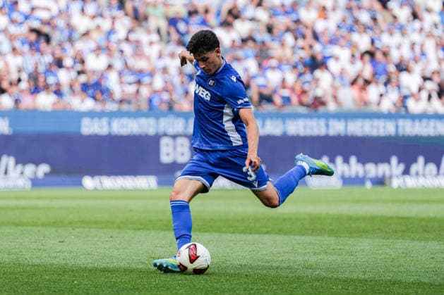 Freundschaftsspiel: Karlsruher SC vs FC Internazionale Milano, 26.07.2026 Deniz Ofli (Karlsruher SC, 3) mit einem Schuss Freundschaftsspiel: Karlsruher SC vs FC Internazionale Milano, BBBank Wildpark Karlsruhe, 26.07.2026 DFB DFL REGULATIONS PROHIBIT ANY USE OF PHOTOGRAPHS AS IMAGE SEQUENCES AND OR QUASI-VIDEO. *** Friendly Match: Karlsruher SC vs. FC Internazionale Milano, July 26, 2026; Deniz Ofli (Karlsruher SC), 3 with a shot; Friendly Match: Karlsruher SC vs. FC Internazionale Milano, BBBank Wildpark Karlsruhe, July 26, 2026 DFB and DFL regulations prohibit any use of photographs as image sequences and or quasi-video Copyright: xBEAUTIFULxSPORTS Boscox