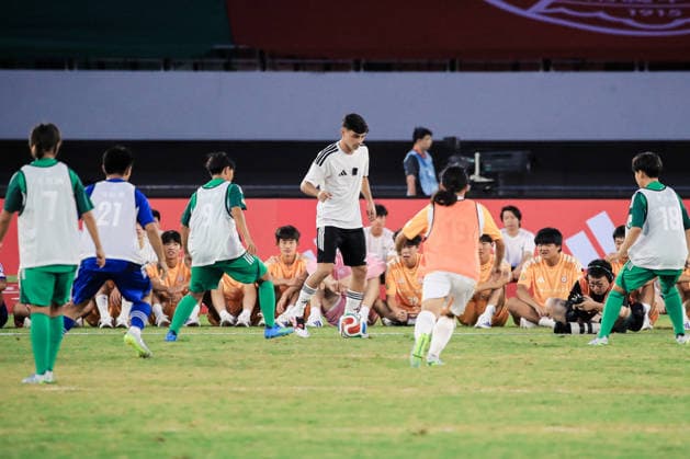 SUZHOU, CHINA - JULY 26: Pedri Gonzalez of Spain and FC Barcelona, Barca kicks the ball during the opening ceremony of the National Youth Campus Football High School League National Group Final at Suzhou Sports Center on July 26, 2026 in Suzhou, Jiangsu Province of China. The Spanish national team, Nationalteam player participated in the event and competed with outstanding players.  Copyright: xVCGx 111656521348
