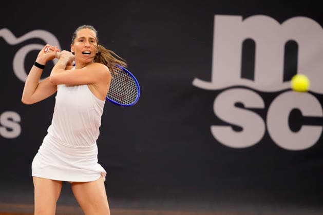 MSC Hamburg Ladies Open - Day 7 Andrea Petkovic of Germany plays during an exhibition match against Martina Hingis of Switzerland at the 2026 MSC Hamburg Ladies Open women s tennis tournament at Am Rothenbaum in Hamburg, Germany. Hamburg Hamburg Germany  Copyright: xOwenxHammondx originalFilename:hammond-2026msch260726_npOSf.jpg