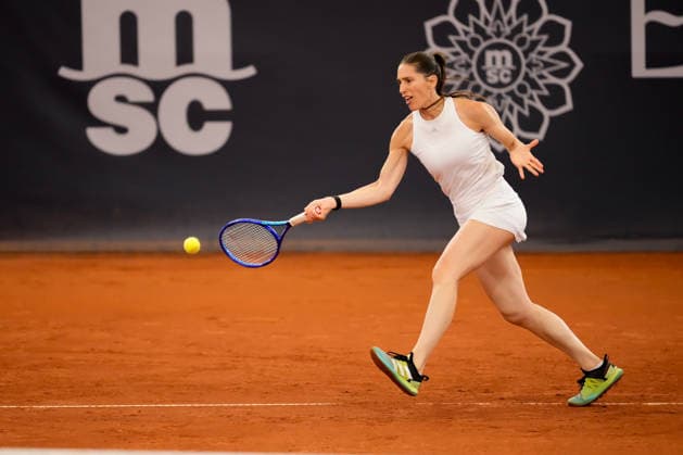 MSC Hamburg Ladies Open - Day 7 Andrea Petkovic of Germany plays during an exhibition match against Martina Hingis of Switzerland at the 2026 MSC Hamburg Ladies Open women s tennis tournament at Am Rothenbaum in Hamburg, Germany. Hamburg Hamburg Germany  Copyright: xOwenxHammondx originalFilename:hammond-2026msch260726_npYTJ.jpg