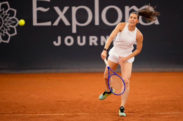 MSC Hamburg Ladies Open - Day 7 Andrea Petkovic of Germany plays during an exhibition match against Martina Hingis of Switzerland at the 2026 MSC Hamburg Ladies Open women s tennis tournament at Am Rothenbaum in Hamburg, Germany. Hamburg Hamburg Germany  Copyright: xOwenxHammondx originalFilename:hammond-2026msch260726_nplSX.jpg